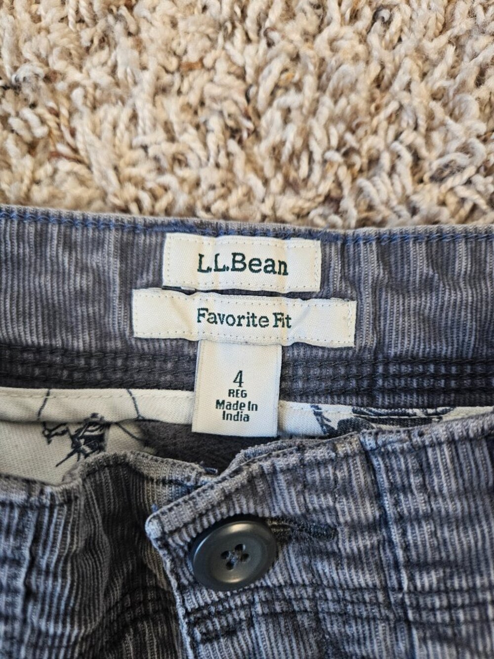 Share L.L Bean Favorite Fit Women's Grey Corduroy Pants Size 4 - Picture 8 of 8